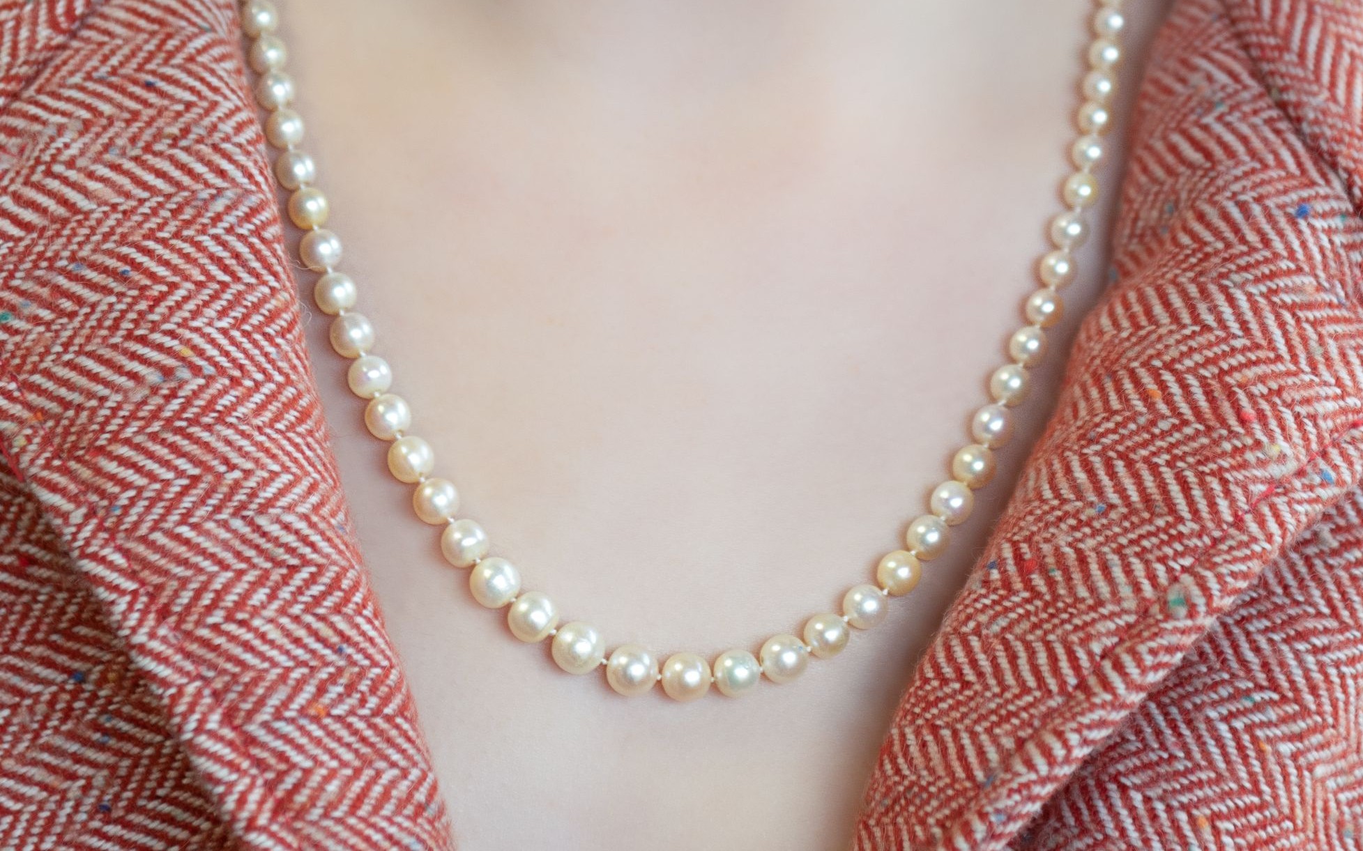 Natural saltwater pearl necklace triples pre-sale estimate 